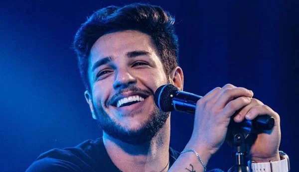 Cantor Guilherme abre o jogo e relata que contratou um detetive para descobrir traição