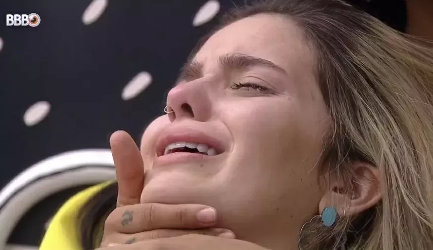 BBB 21: Viih Tube fica bêbada e cai no choro com medo de ser eliminada: ‘Eu sei que vou embora’