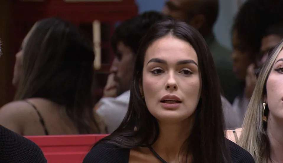 Após uso do Poder Curinga, Larissa coloca Ricardo no Paredão