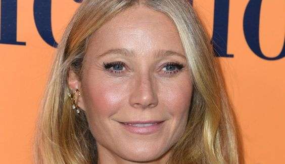 Herringbone highlights é o novo segredo para assumir os fios brancos