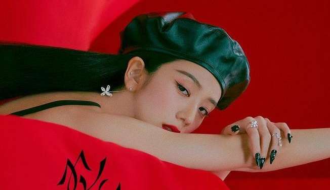 “Flower”, de Jisoo, conquista marca histórica antes de seu lançamento