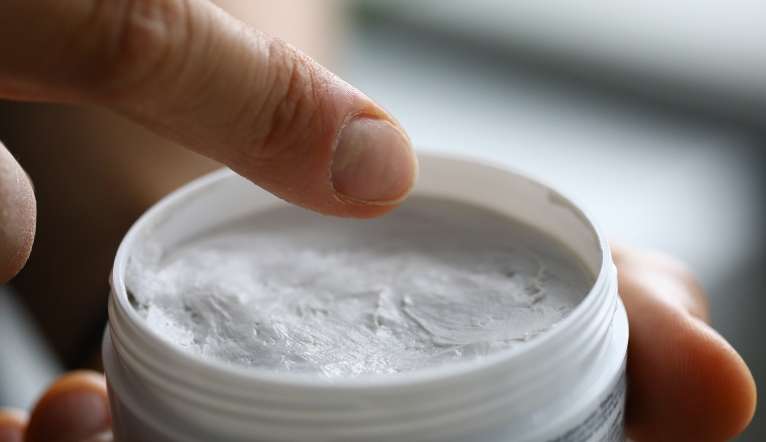 Anvisa autoriza volta ao comércio de pomada modeladora