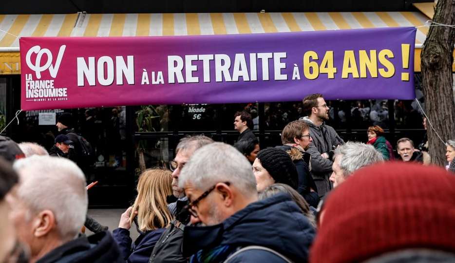 Macron compara atos contra a nova previdência na França com vandalismo no Brasil