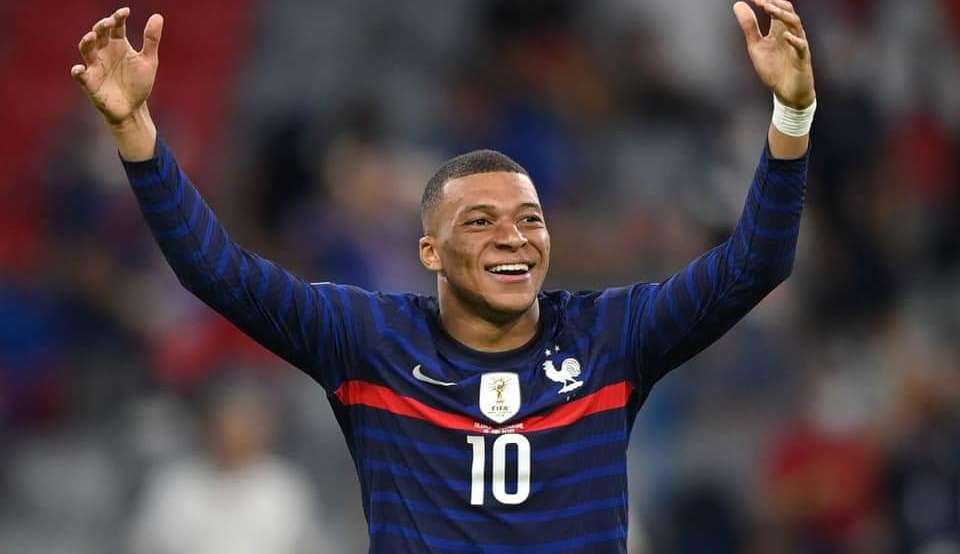 Mbappé marca duas vezes e França vence Holanda nas eliminatórias da Eurocopa