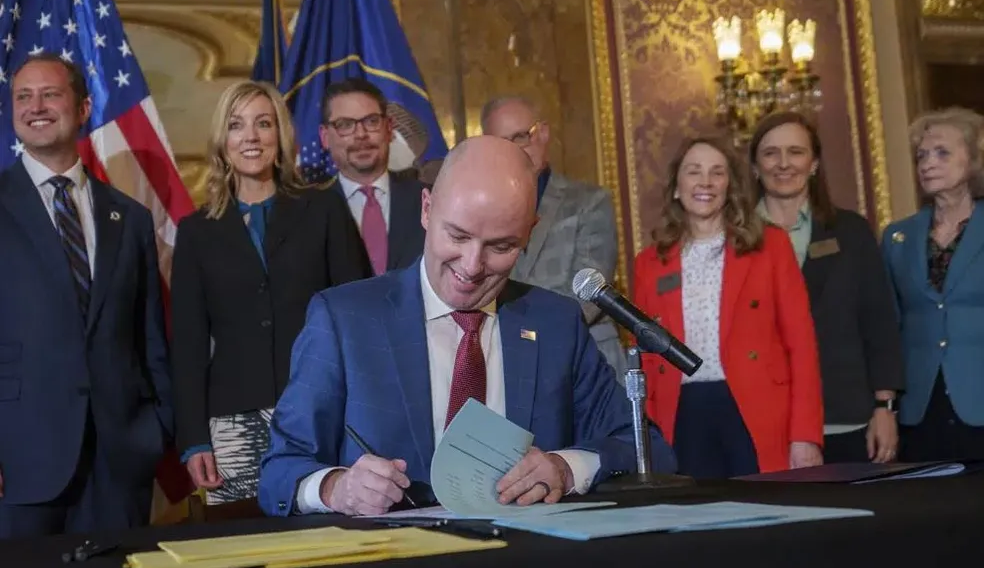 Conheça lei que restringe o uso de redes sociais por crianças e adolescentes em Utah