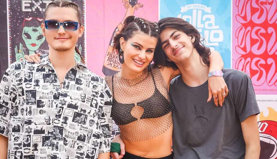 Isabeli Fontana aproveita segundo dia de Lollapalooza com os filhos