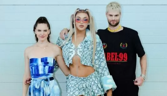 Pabllo Vittar canta com Sofi Tukker no Lollapalooza