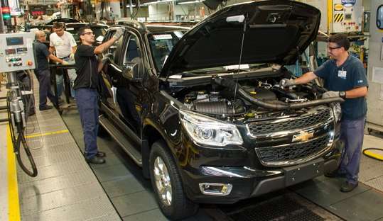 Volkswagen e GM iniciam férias coletivas de 5 mil funcionários