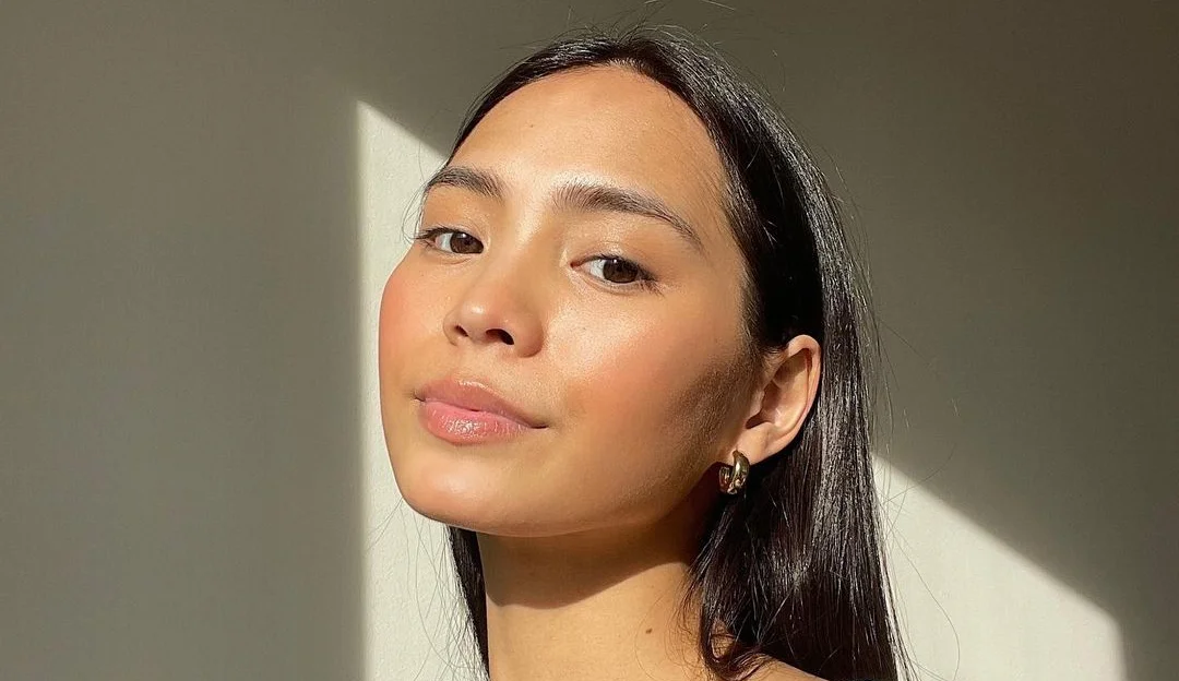 Estética “Vanilla Girl” vira tendência nas redes sociais