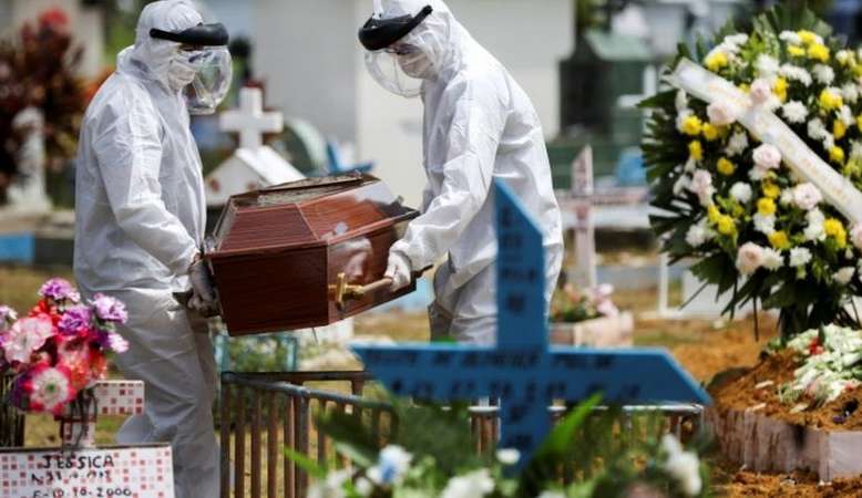 Brasil registra mais de 700 mil mortes pela Covid-19 no período de 3 anos
