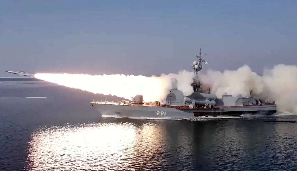 Rússia testa mísseis no mar do Japão