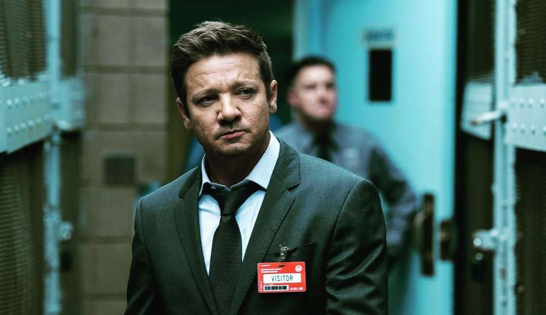 Jeremy Renner fala pela primeira vez sobre acidente que sofreu na neve