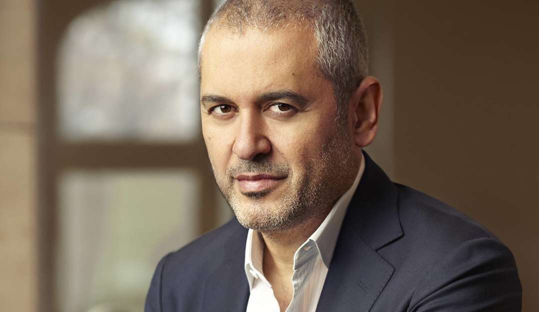 Estilista Ellie Saab paga mais de R$ 300 mil por vestidos apreendidos pela Receita em SP