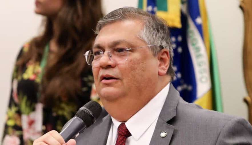 Após ida polêmica ao Complexo da Maré, Flávio Dino promete visitar mais favelas