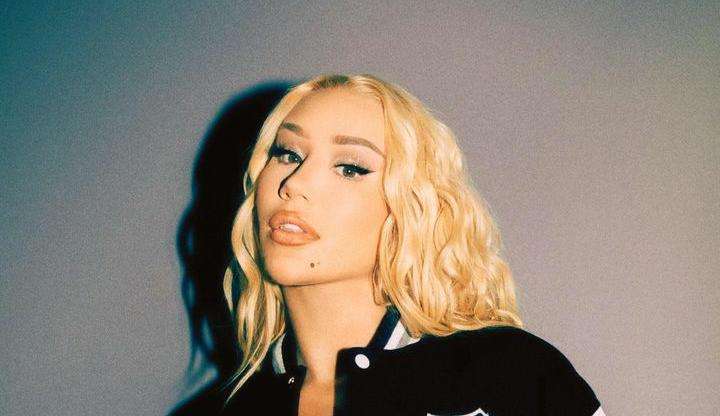 Iggy Azalea anuncia show no Brasil em 2023