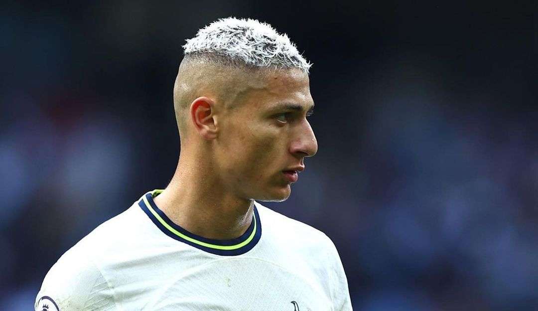 Richarlison desmente boatos sobre motim em demissão de Antonio Conte