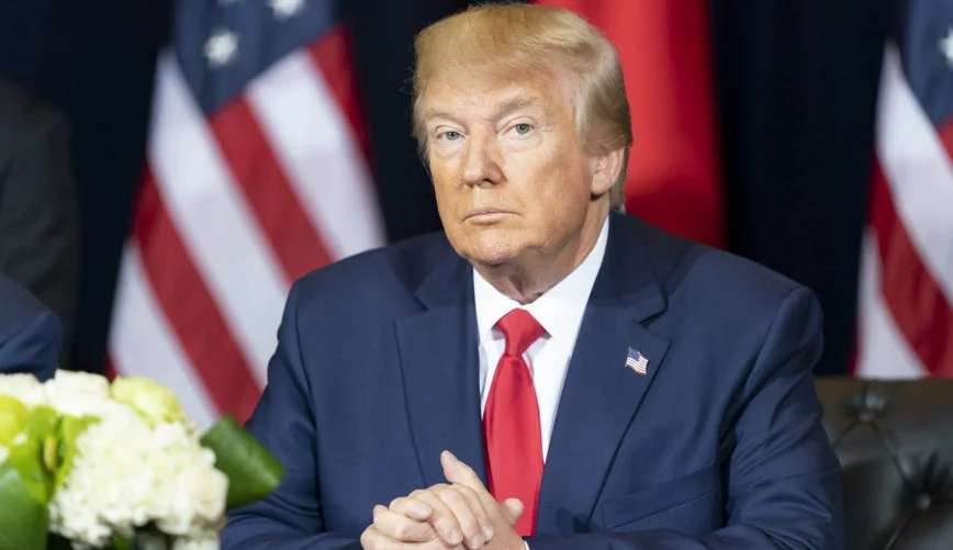 Trump é acusado formalmente em caso de suborno a atriz pornô