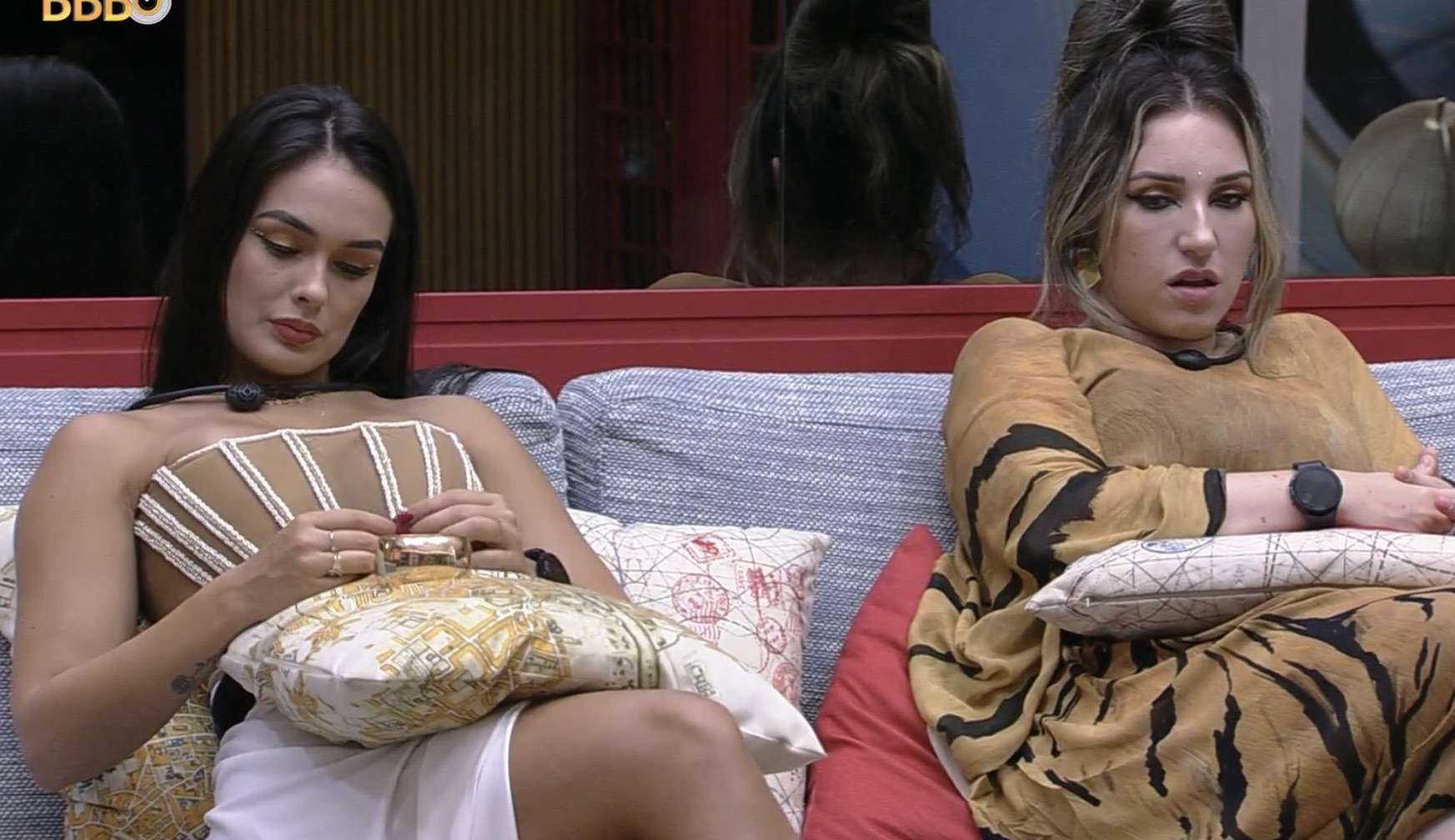 Amanda e Larissa falam sobre jogo e alfinetam brother durante a madrugada