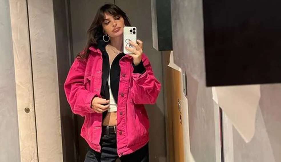 Emily Ratajkowski é motivo de zoação nas redes sociais por abafar romance com Harry Styles