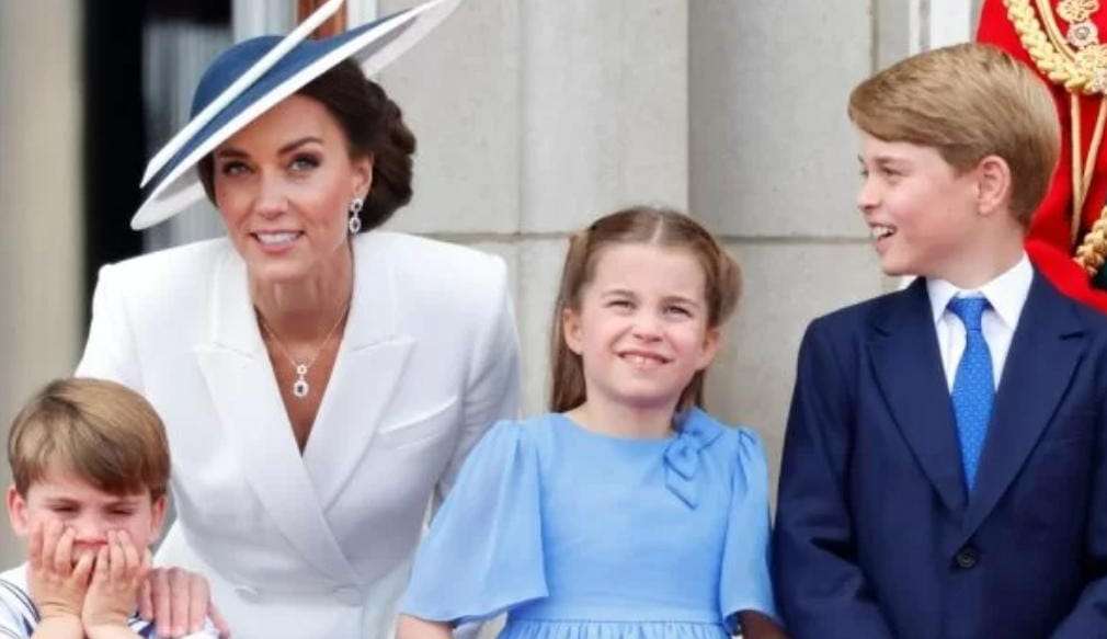 Segundo livro, a princesa de Gales Kate Middleton utiliza código sútil para repreender filhos