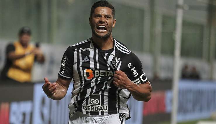 Apesar de pênalti perdido, Hulk faz gol no final e se torna segundo maior artilheiro do Atlético-MG no século
