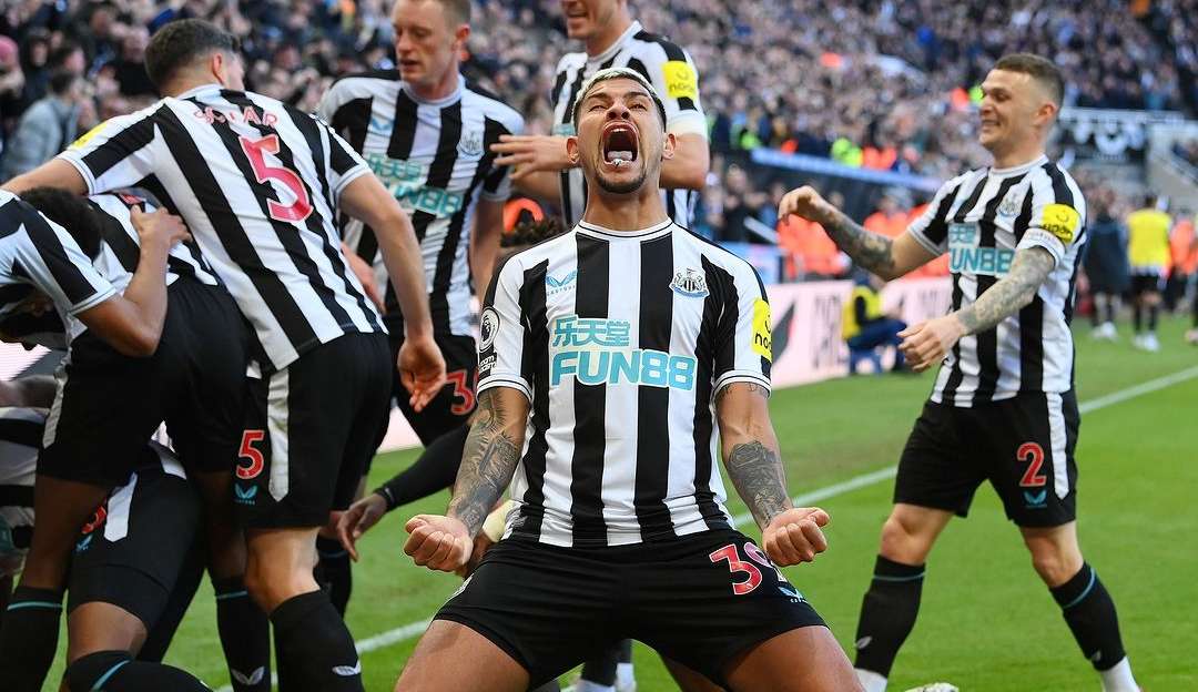 Newcastle vence por 2 a 0 o Manchester United