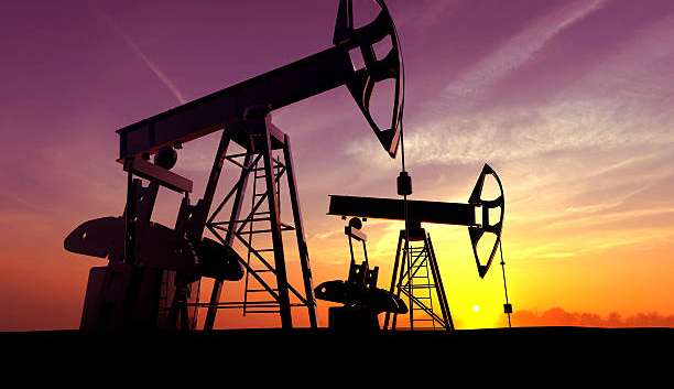 Membros da OPEP+ anunciam cortes em produção de petróleo