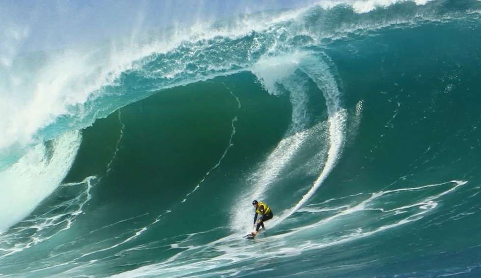 “Nazaré Brasileira” surpreende surfistas após receber swell que formou ondas imensas