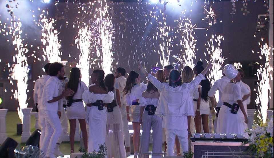 Tretas, beijos, choros e muita curtição: relembrem as festas do BBB 21