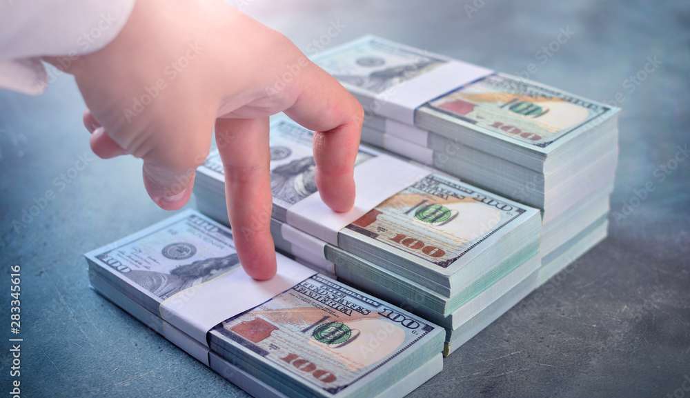 Dólar tem alta de 0,25% após contribuições do exterior