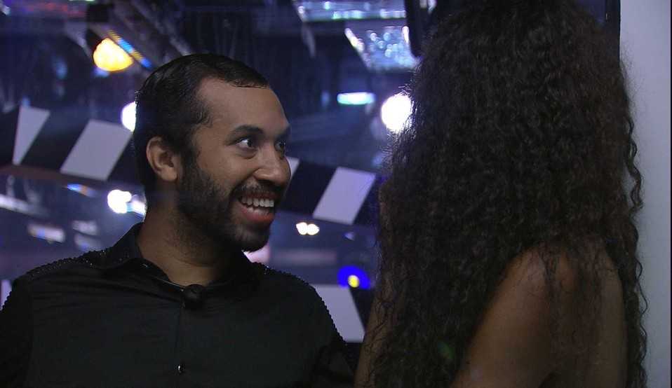 Gilberto afirma para Camilla de Lucas que está apaixonado por Fiuk: “/com os quatro pneus arriados’