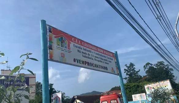 Homem invade creche e mata quatro crianças em SC