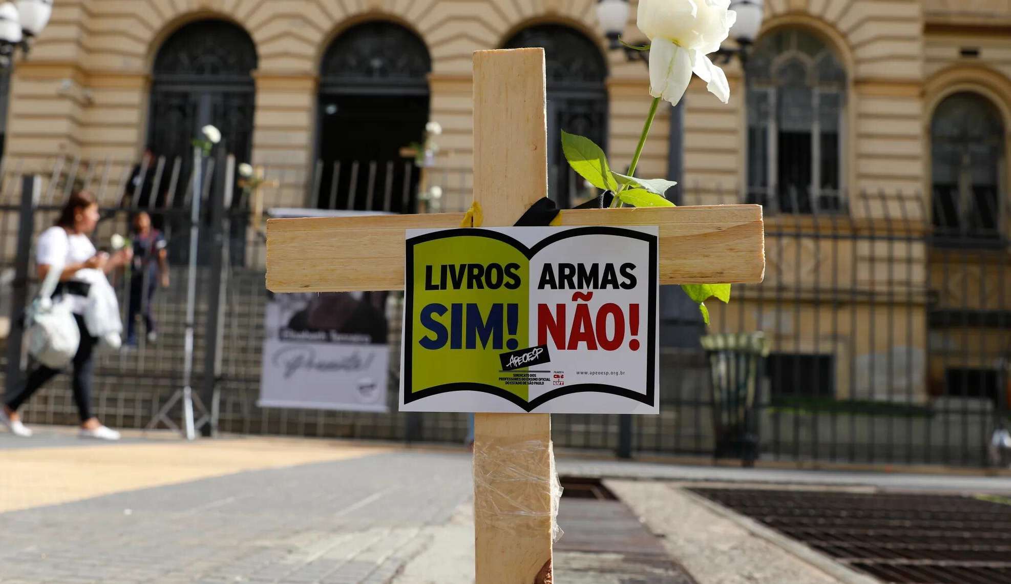 Veículos de imprensa mudam a forma de cobertura em massacres