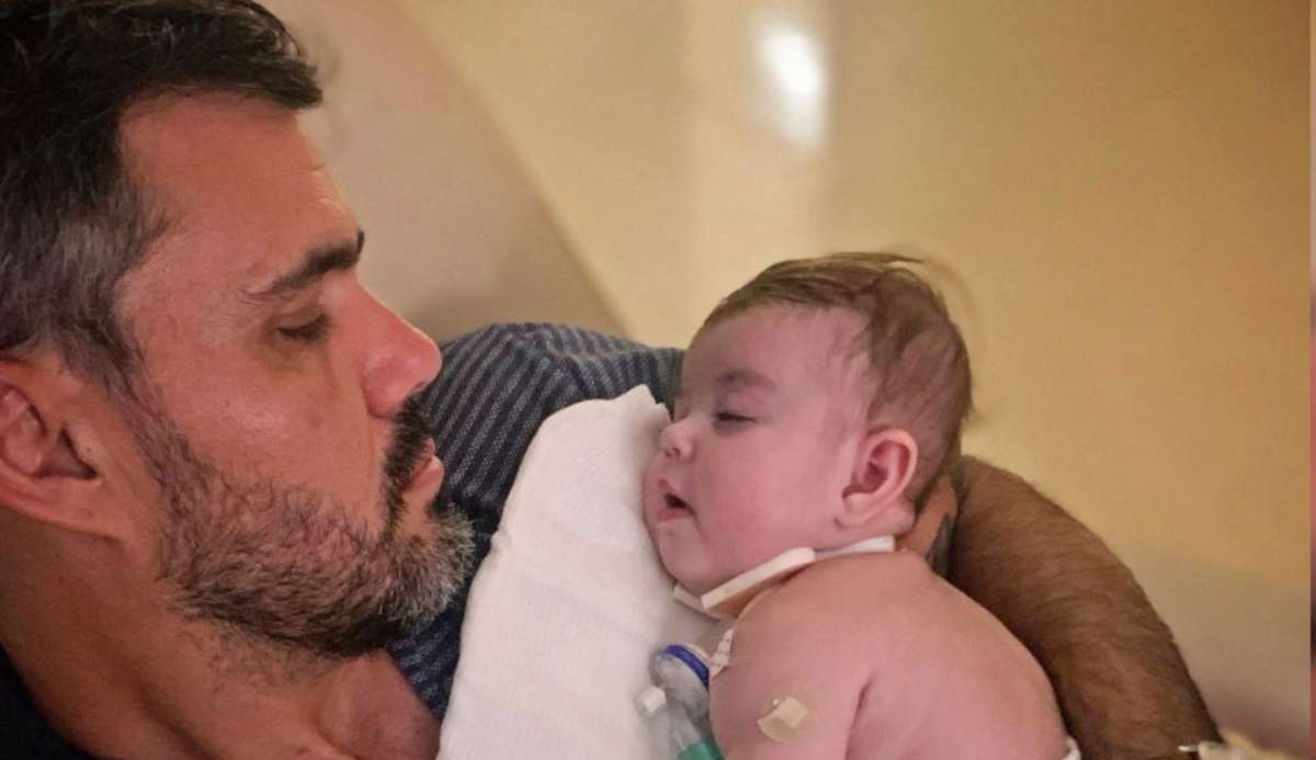 Juliano Cazarré fala de força para cuidar da filha e aconselha mãe sobre perda do filho