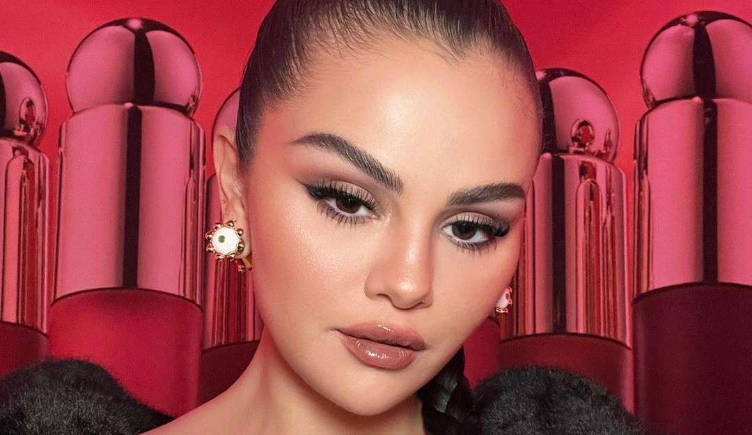 Mãe de Zayn Malik segue Selena Gomez no Instagram