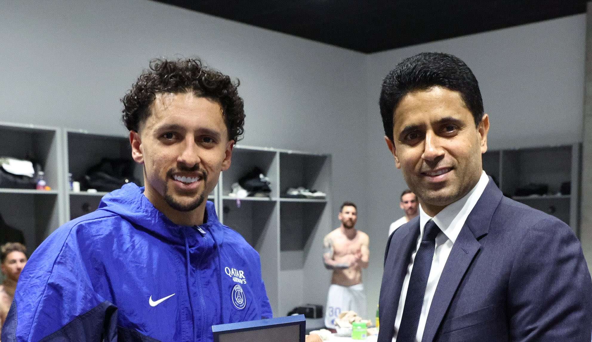 Marquinhos é homenageado ao completar 400 jogos pelo PSG