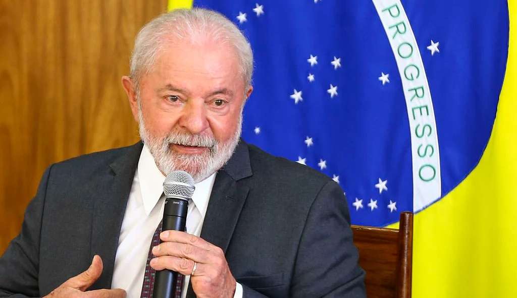 Lula é convidado por primeiro-ministro japonês para cúpula do G7