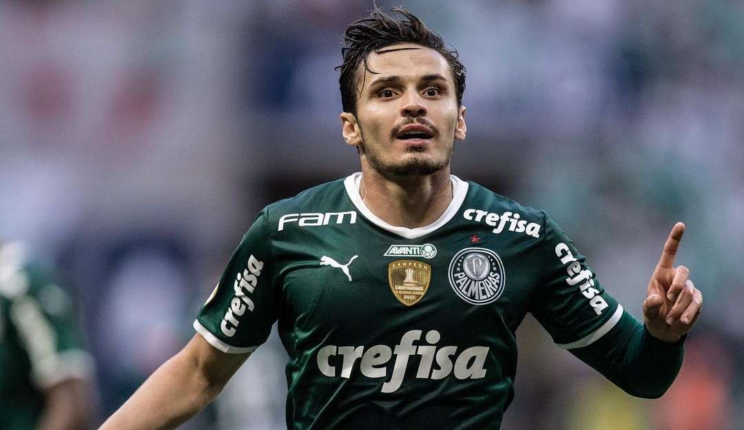 Raphael Veiga leva o prêmio Pepe 2023