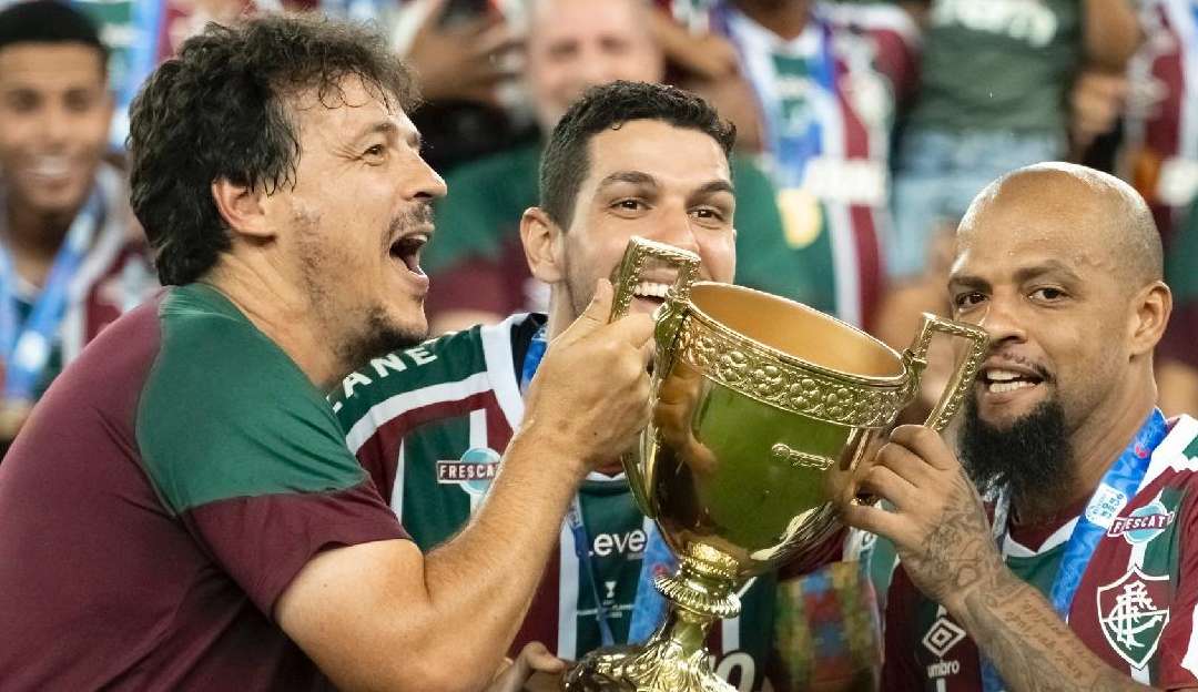 Jogadores do Fluminense provocam Flamengo em comemoração de título