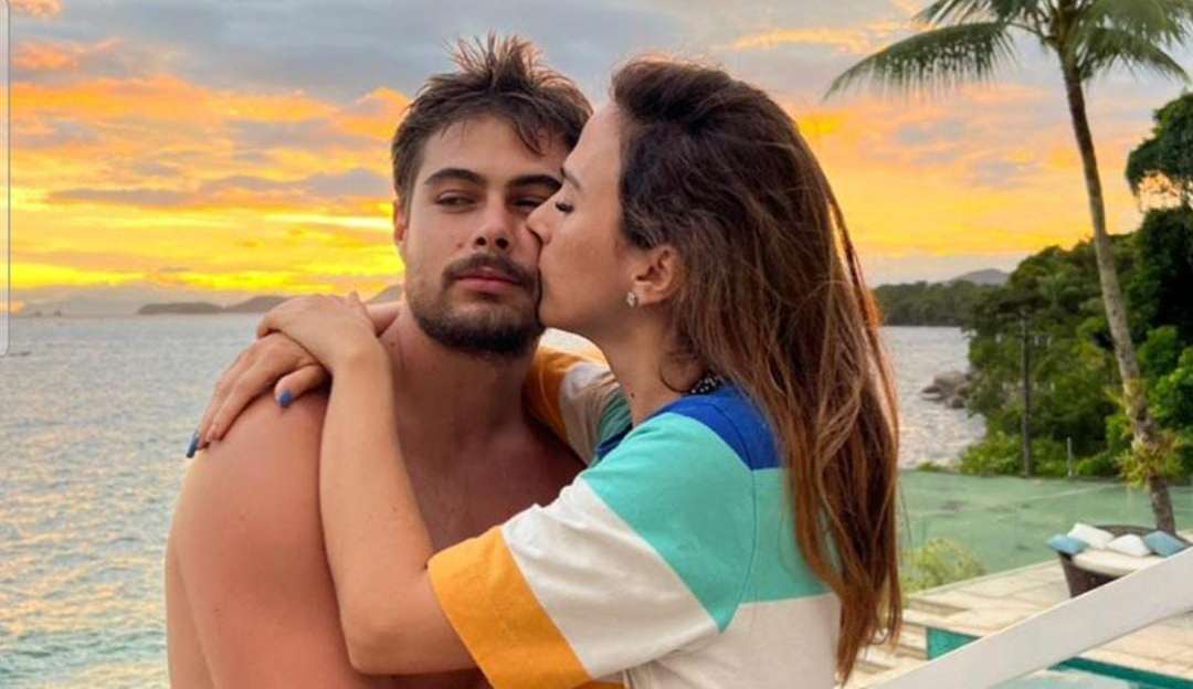 Tatá Werneck volta desmentir notícias de crise no casamento