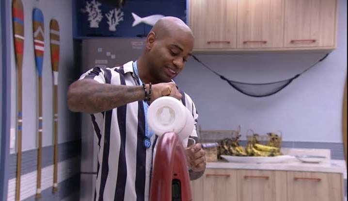 Cézar diz que volta para Quarto Fundo do Mar se sister levar suas malas