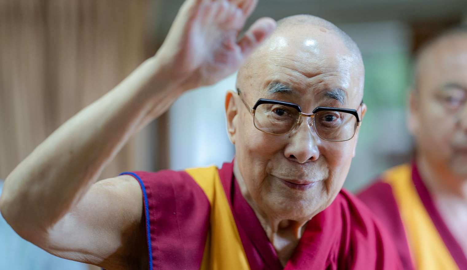 Dalai Lama pede desculpas após vídeo polêmico com criança
