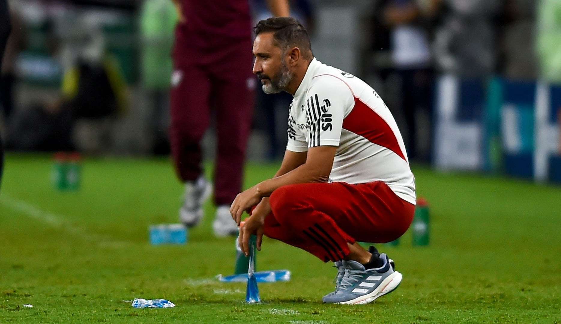Flamengo oficializa demissão de Vítor Pereira e busca por novo treinador