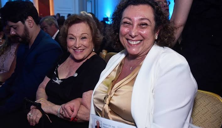 Bárbara Bruno, filha de Nicette Bruno, é intubada com Covid-19 e irmã pede orações