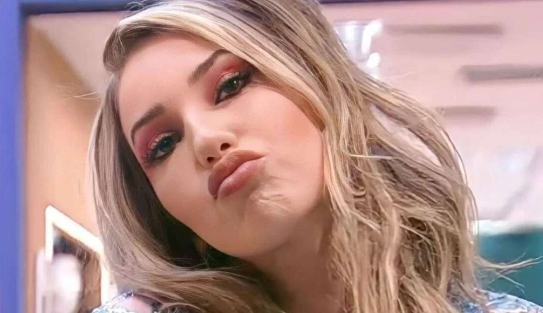 Após horas de suspensão, perfil de Amanda no Twitter volta ao ar