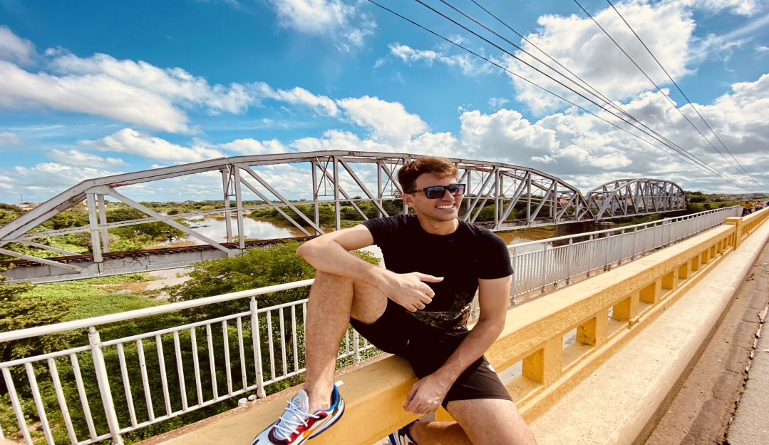 Conheça Thiago Cosmo, o influenciador que está se destacando no cenário nacional pela internet