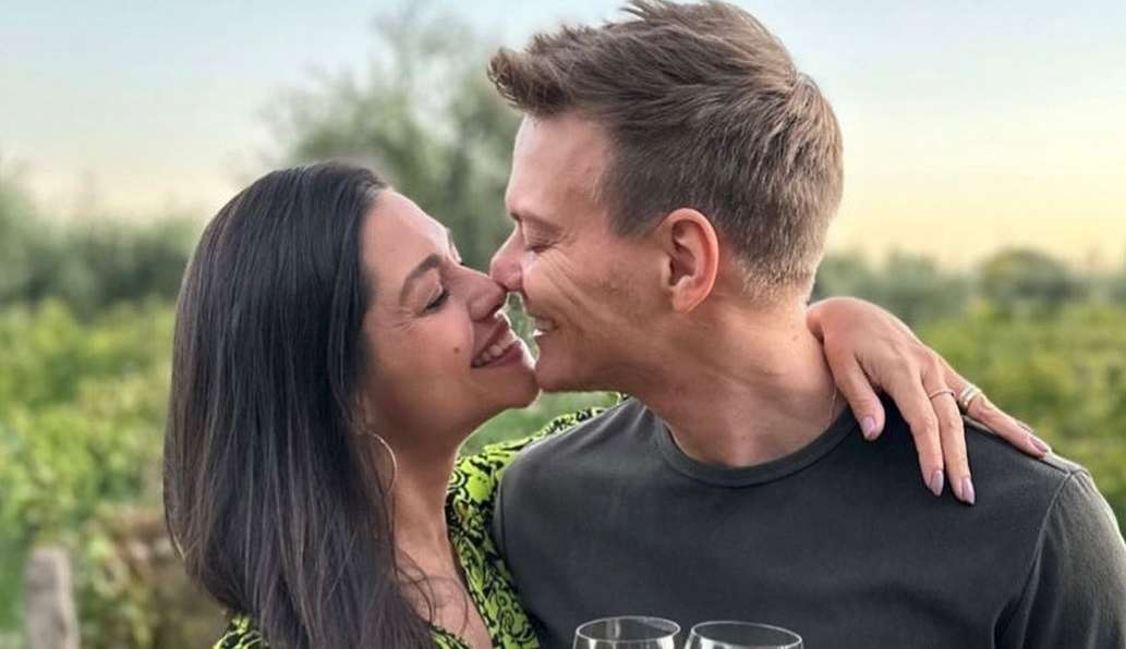 Michel Teló parabeniza Thais Fersoza com declaração romântica