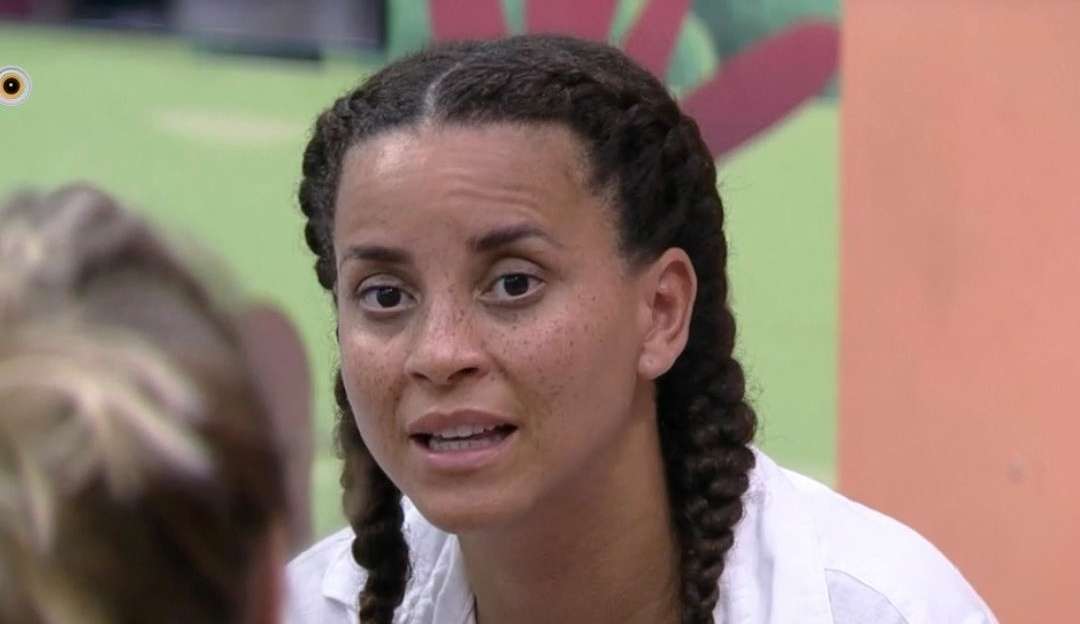 Domitila não tira razão de Bruna ao defender Larissa em briga com Cézar