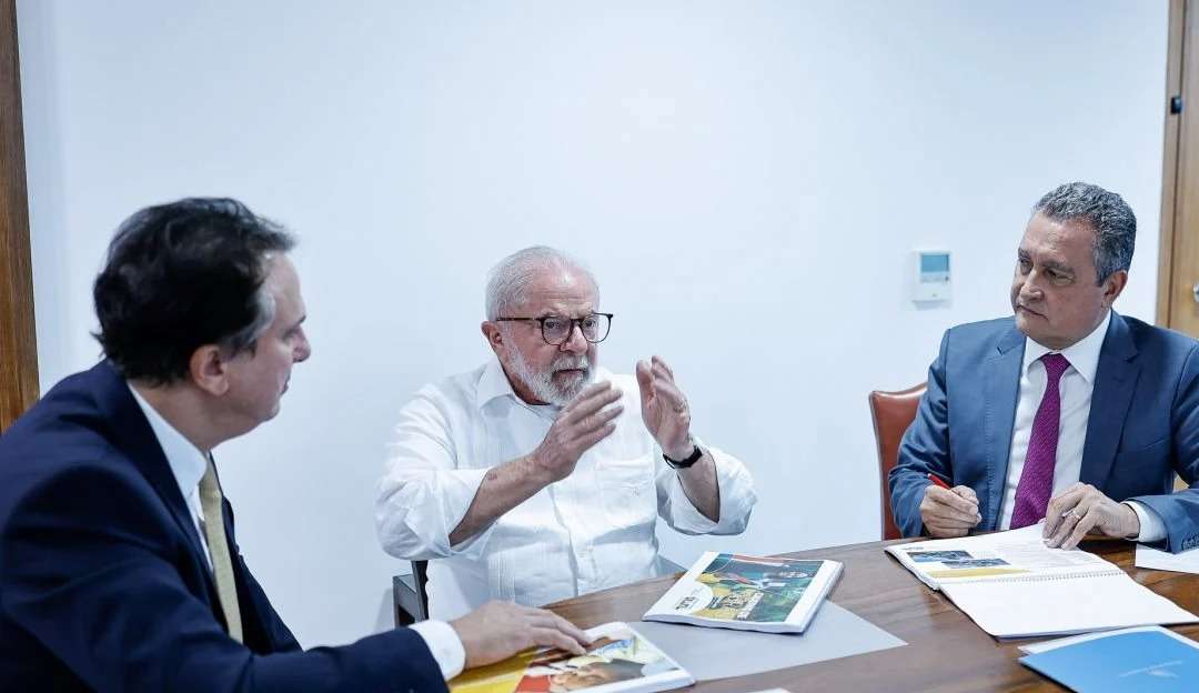 Governo dá até 72 horas para redes sociais apresentarem medidas contra violência nas escolas