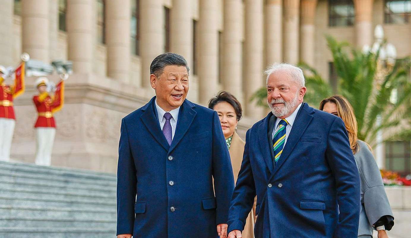 Lula se encontra com Xi Jinping na sede do governo da China